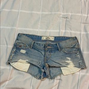 Size 0 Hollister destroyed shorts